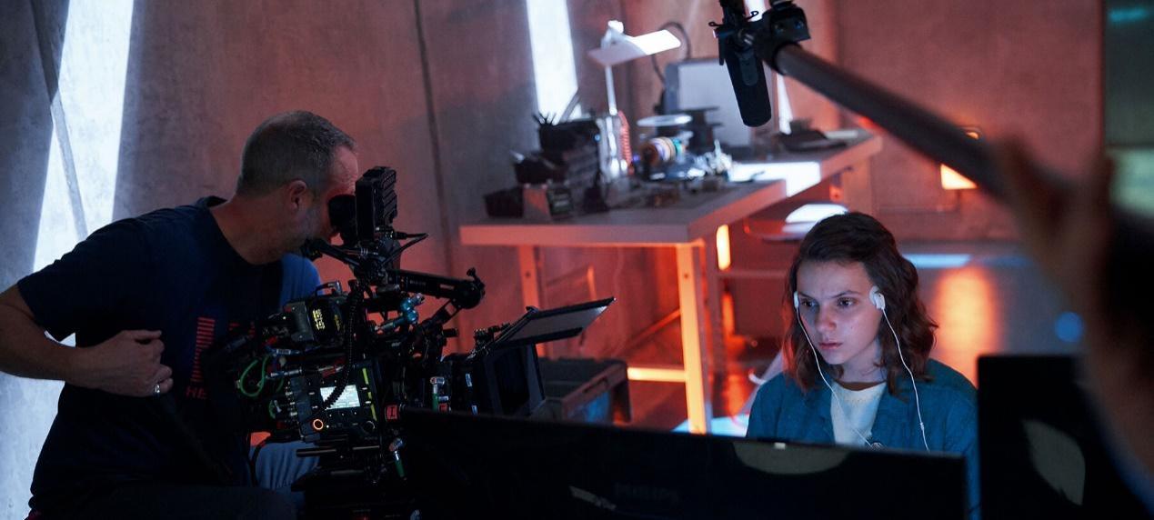 https://definitionmagazine.com/wp-content/uploads/2021/01/21249226-high_res-his-dark-materials.jpg