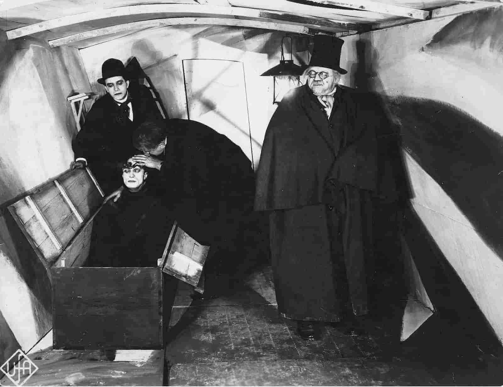 https://s.studiobinder.com/wp-content/uploads/2018/07/Dutch-Angle-Camera-Shots-Cabinet-of-Dr-Caligari.jpg