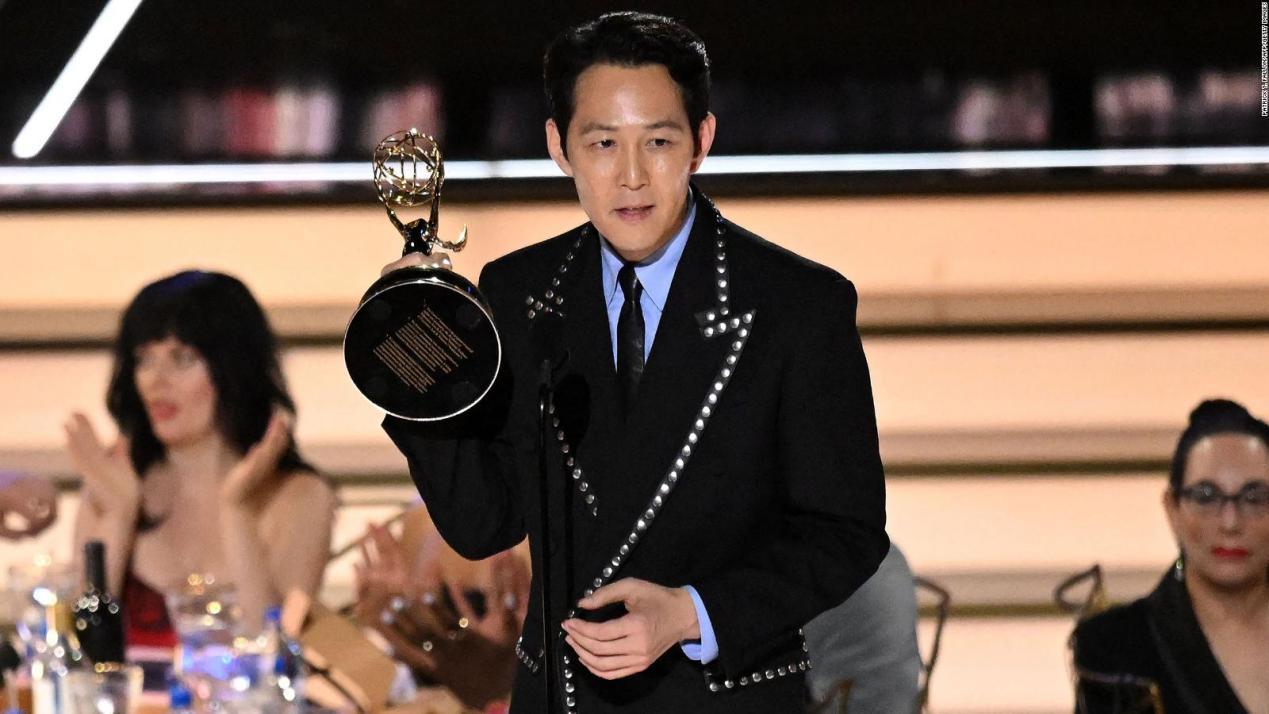 Squid Game: Emmy wins for actor Lee Jung-jae and director Hwang Dong-hyuk -  CNN