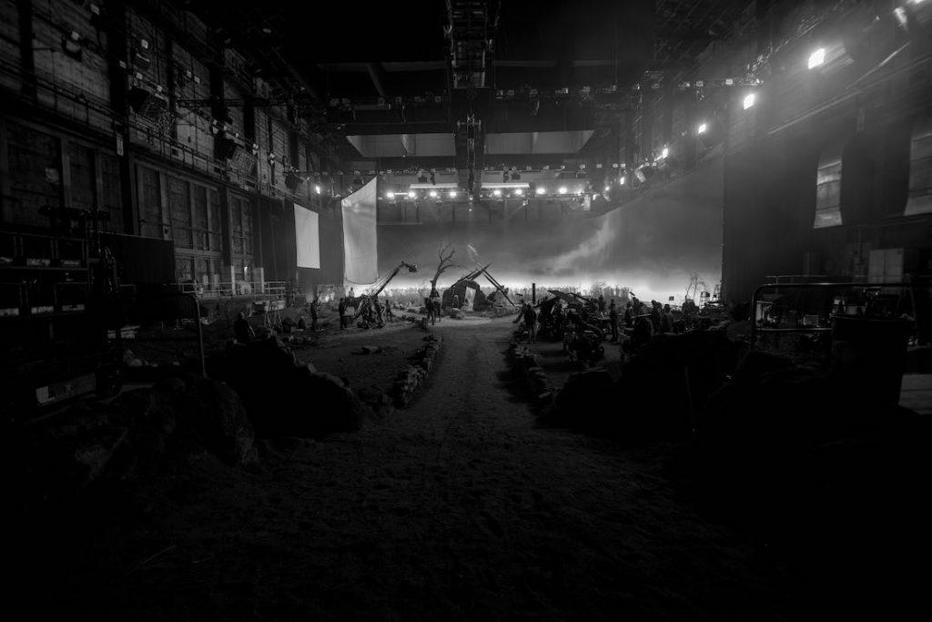 The-Crossroads-set-in-The-Tragedy-of-Macbeth-1024x683