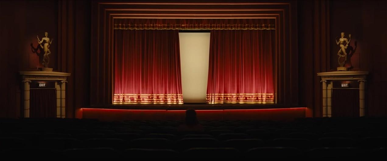 Cinema lighting in Empire of Light's cinematography