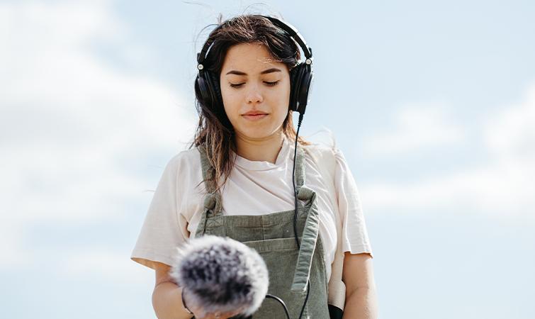 https://pbblogassets.s3.amazonaws.com/uploads/2022/10/28055455/Sound-Recordist.jpg