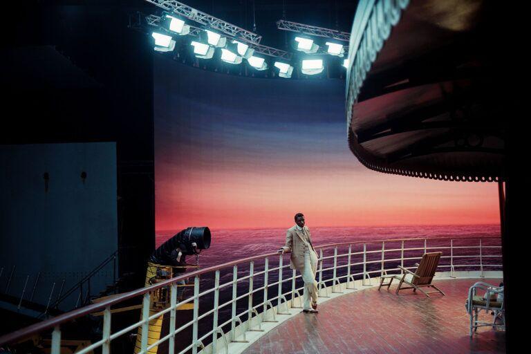 Poor Things used LED volume walls to display eye-popping backgrounds behind the performers. Image © Searchlight Pictures