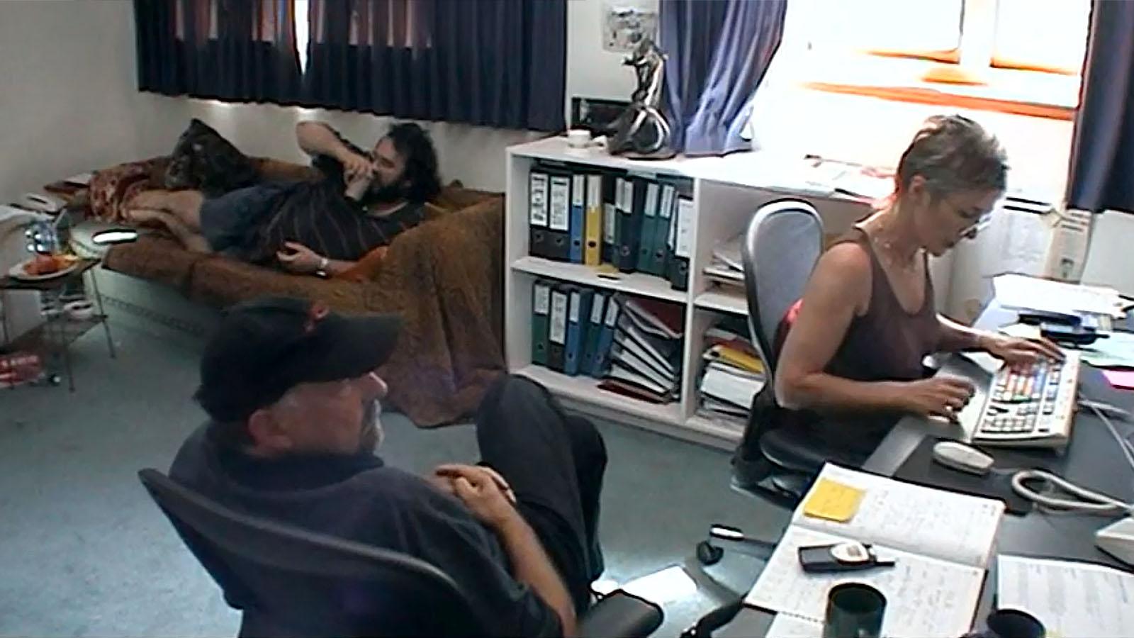 Peter Jackson, Jackie Selkirk, and Annie Collins editing LOTR