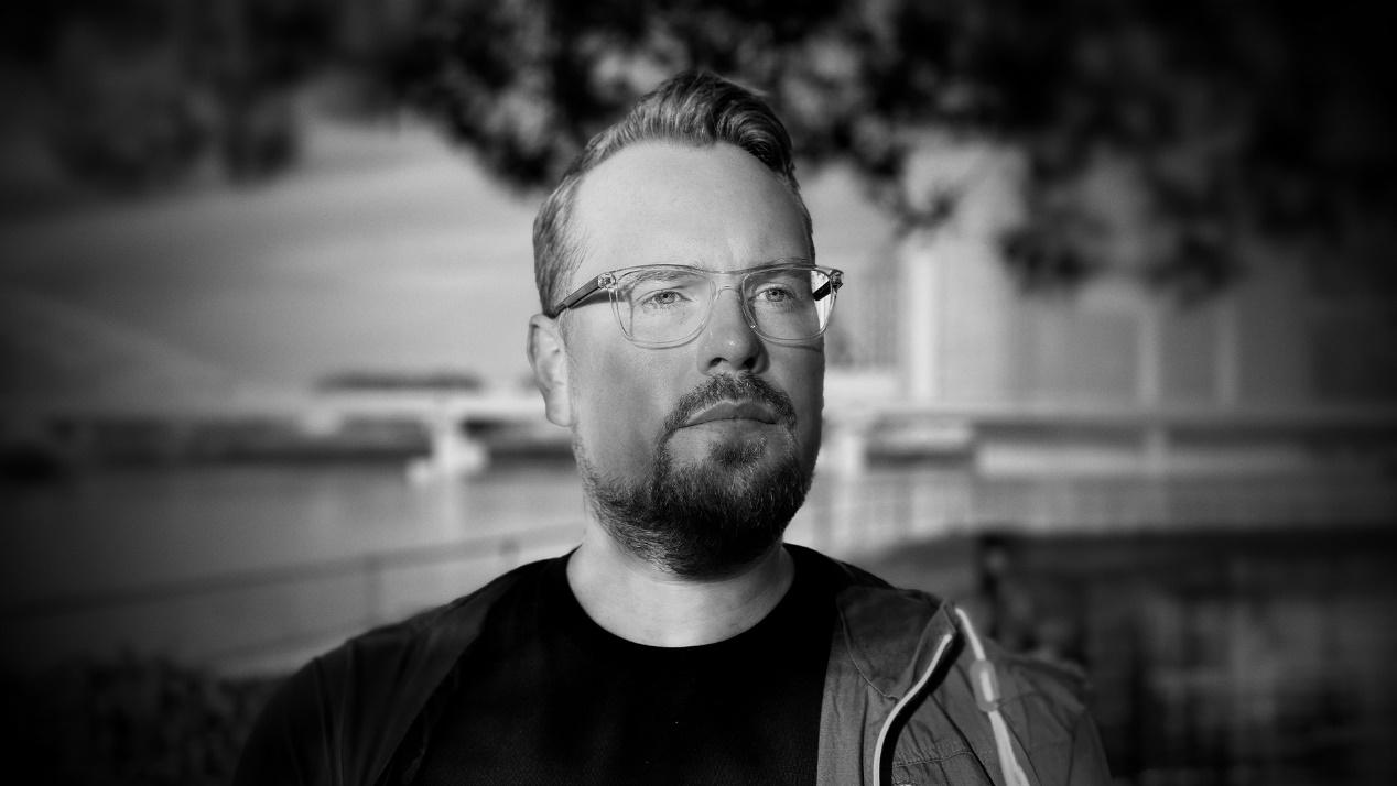 https://timeinpixels.com/blog/2024-05-07_sweeny_01a.jpeg