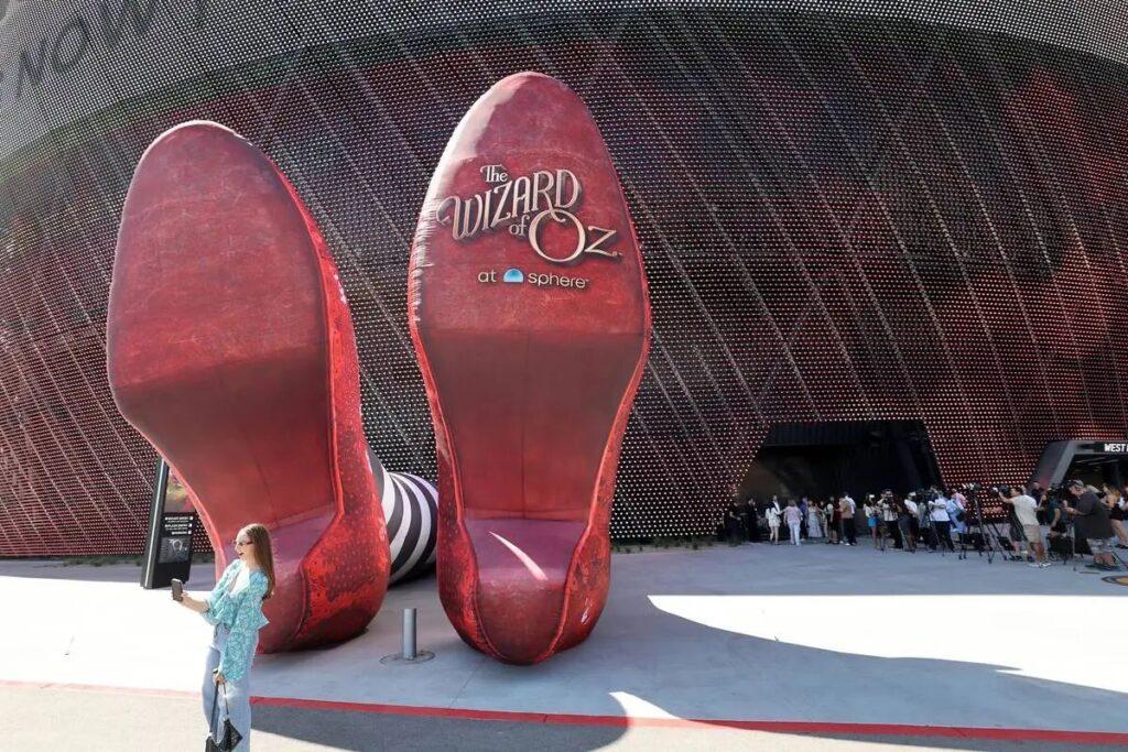 https://www.famouscampaigns.com/wp-content/uploads/2025/06/wizard-of-oz-sphere-stunt-3-1024x683.jpg