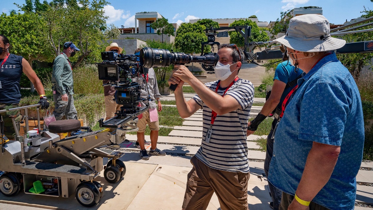 Steve Yedlin ASC on the set of Glass Onion: A Knives Out Mystery. Picture: Netflix