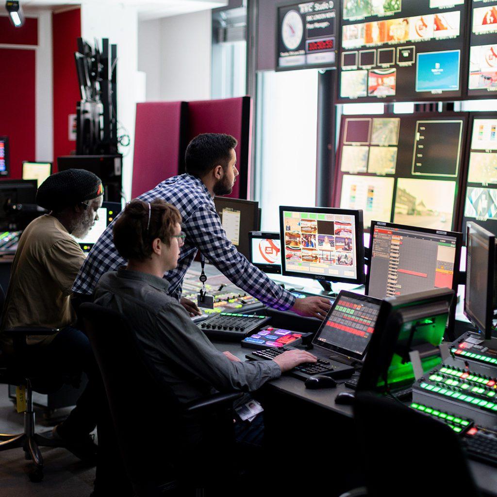 https://www.ravenna-network.com/wp-content/uploads/2019/07/Broacast-Studios-1024x1024.jpg