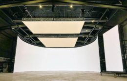 E:\Charlie\FEED\Gaiamount资讯板块\20260224-0228（4篇）\2026 K-随着市场扩大，虚拟制作革命正在全球范围内蔓延（更新至1-8）\PIX-1-ROE-Gran-Canaria-Studios-1.jpg