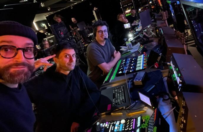 https://pomfort.com/news/wp-content/uploads/2026/01/on-set-multicam-live-show-katy-perry-bts-shader-team-livegrade-688x450.jpg
