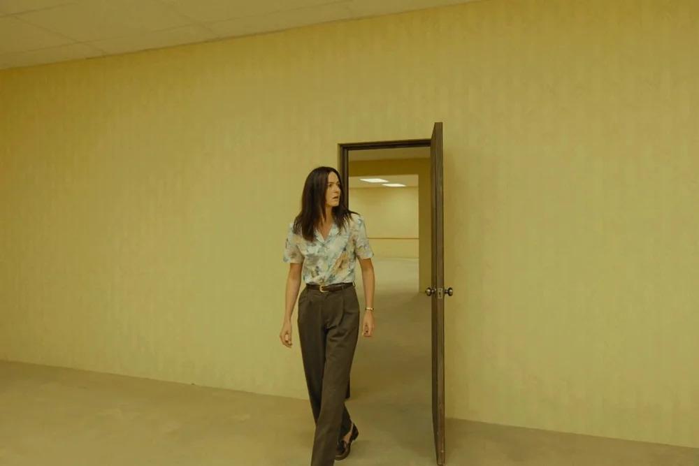 E:\Charlie\FEED\Gaiamount资讯板块\20260615-0619\20260617 K-\Renate-Reinsve-Backrooms-Kane-Parsons-Edward-J-Douglas-VFX-Breakdown.jpg